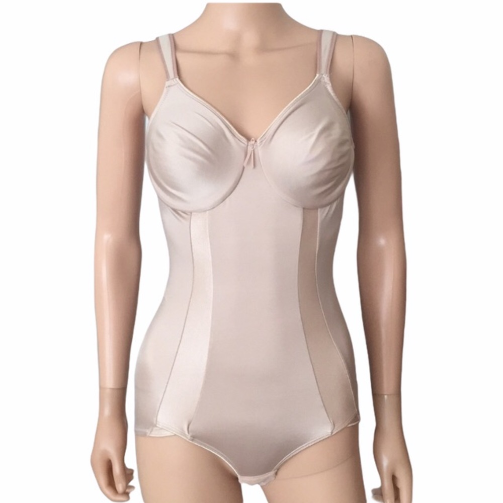 NWOT Wacoal Nude Shapewear Bodysuit 34C Built-In Bra Smoothing
